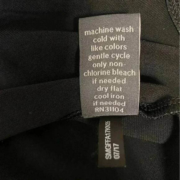 The Limited Black Cold Shoulder Top Size‎ L - Picture 5 of 10